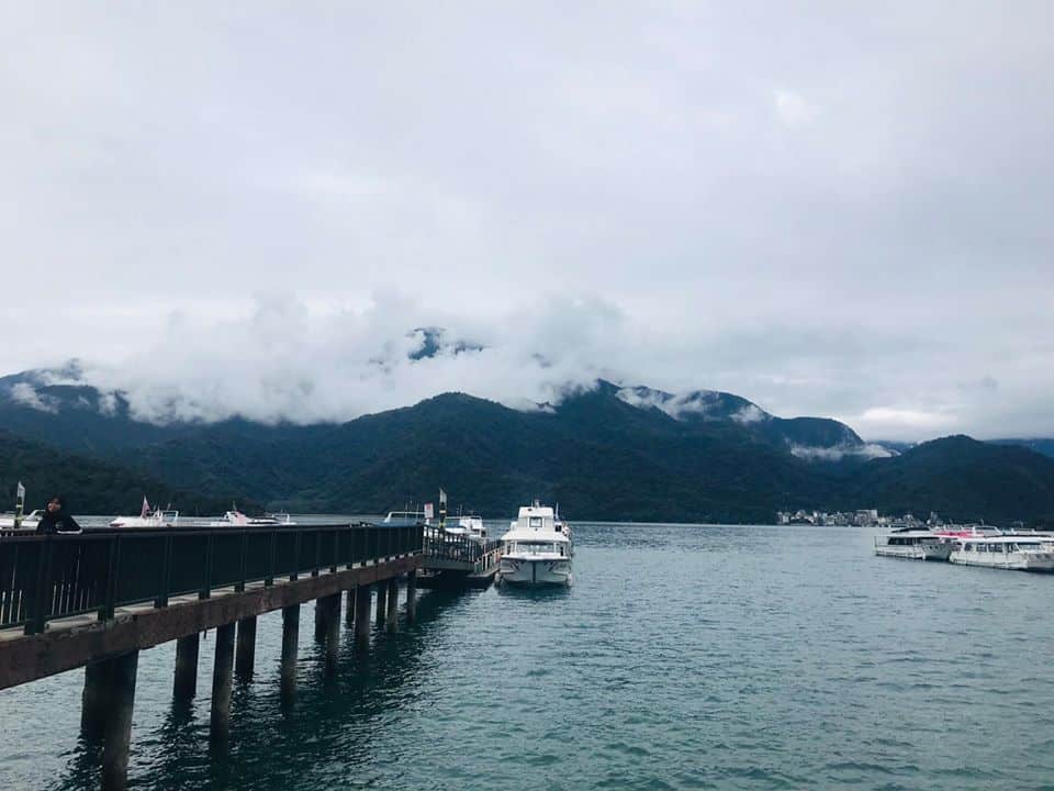 ทะเลสาบสุริยันจันทรา  (Sun Moon Lake, 日月潭)